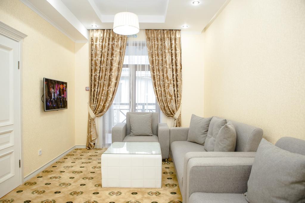 Hotel Luxury House Schymkent Exterior foto