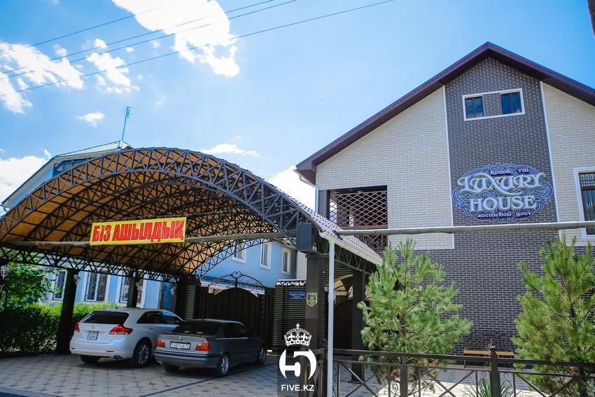 Hotel Luxury House Schymkent Exterior foto