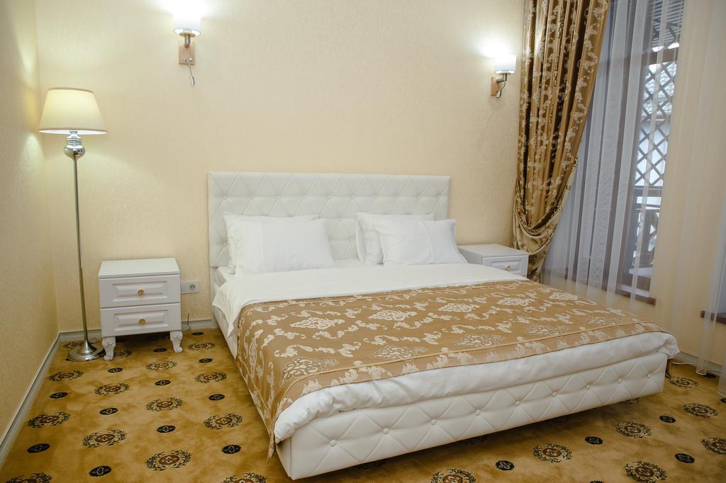 Hotel Luxury House Schymkent Exterior foto