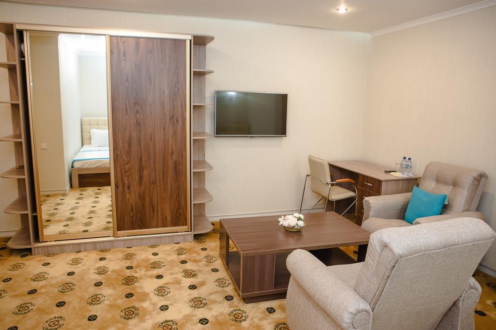 Hotel Luxury House Schymkent Exterior foto