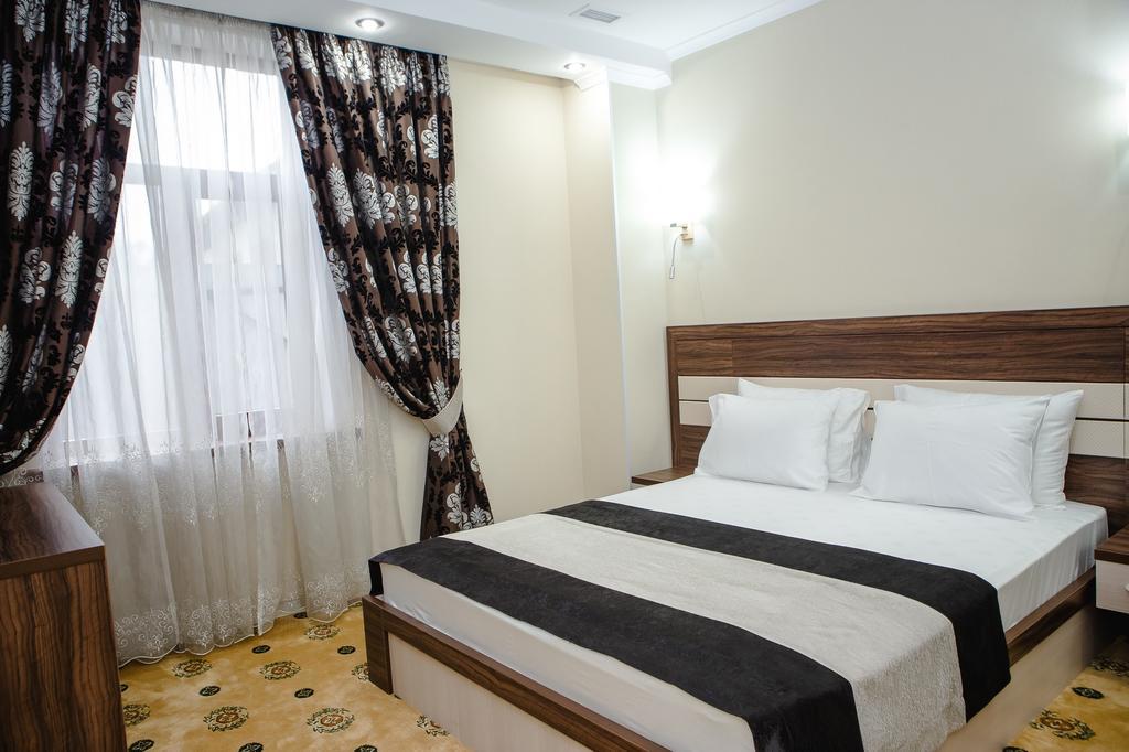 Hotel Luxury House Schymkent Exterior foto