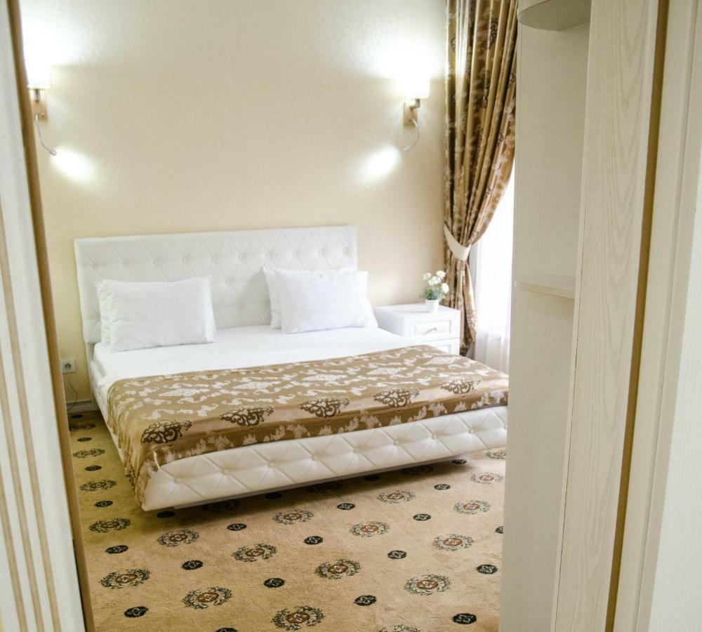 Hotel Luxury House Schymkent Exterior foto