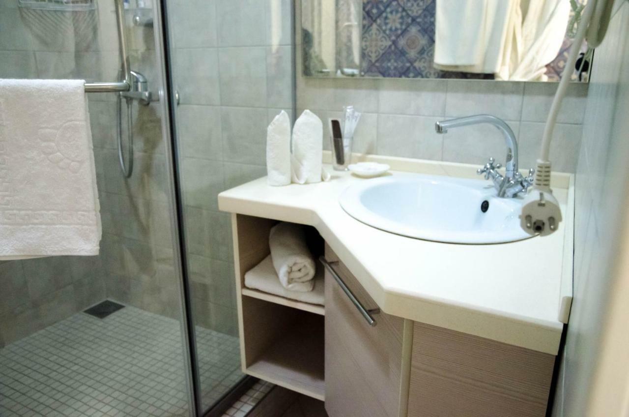 Hotel Luxury House Schymkent Exterior foto
