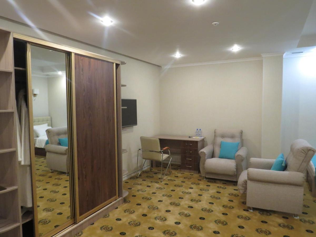 Hotel Luxury House Schymkent Exterior foto