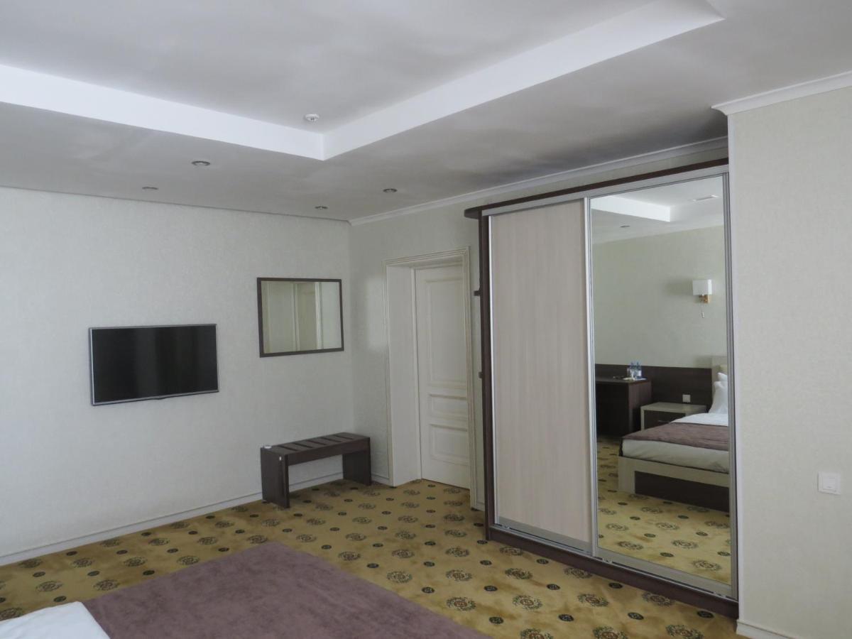 Hotel Luxury House Schymkent Exterior foto